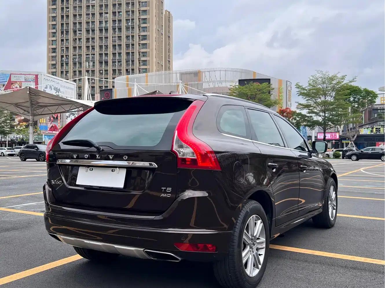 2017 Volvo XC60 T5 AWD Smart Upgrade Edition — миниатюра 6