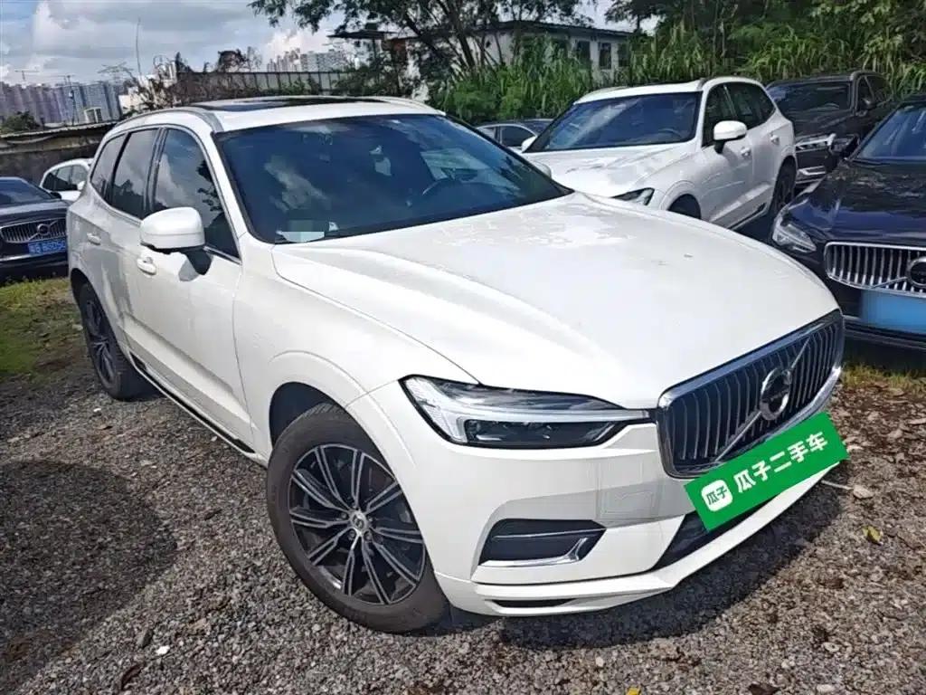 2021 Volvo XC60 T5 AWD Inscription Luxury Edition — миниатюра 4