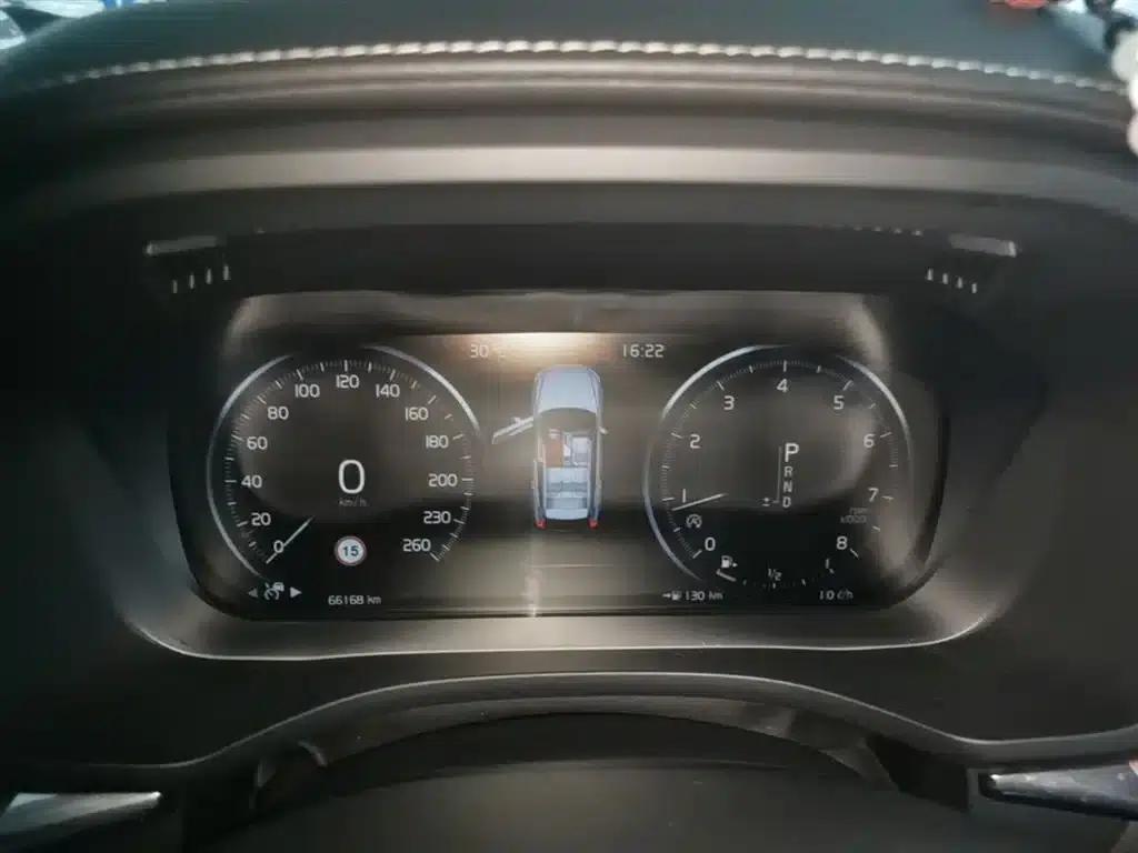 2021 Volvo XC60 T5 AWD Inscription Luxury Edition — миниатюра 12