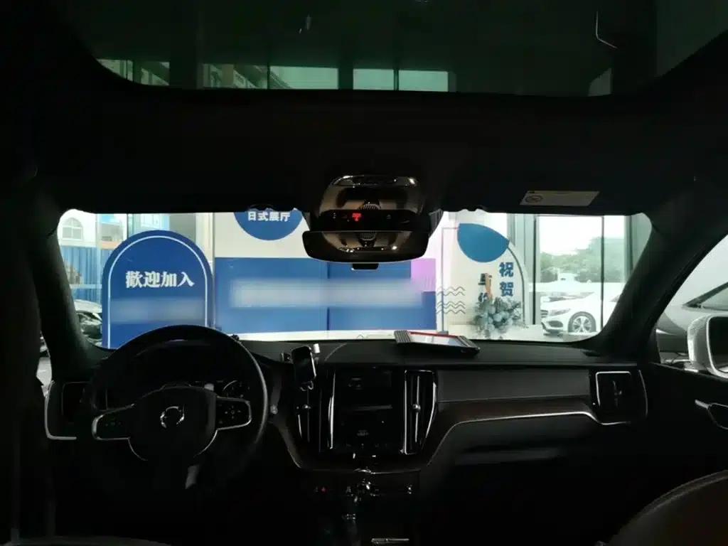 2021 Volvo XC60 T5 AWD Inscription Luxury Edition — миниатюра 18