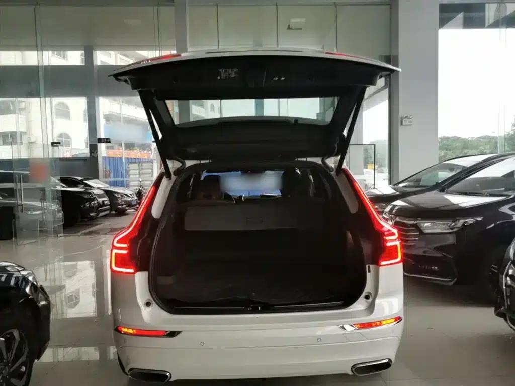 2021 Volvo XC60 T5 AWD Inscription Luxury Edition — миниатюра 19