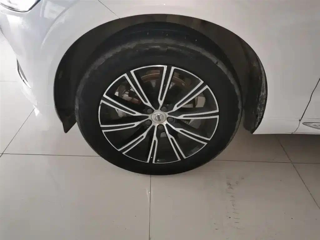 2021 Volvo XC60 T5 AWD Inscription Luxury Edition — миниатюра 23