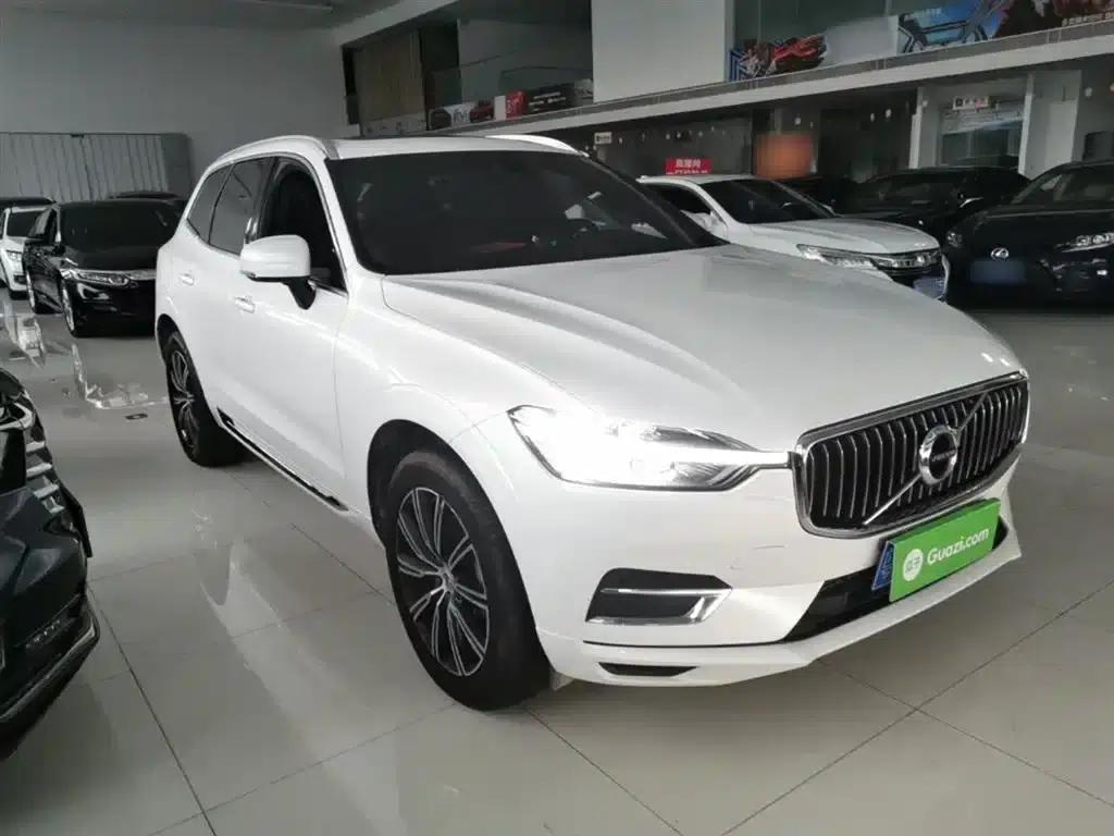 2021 Volvo XC60 T5 AWD Inscription Luxury Edition — миниатюра 4