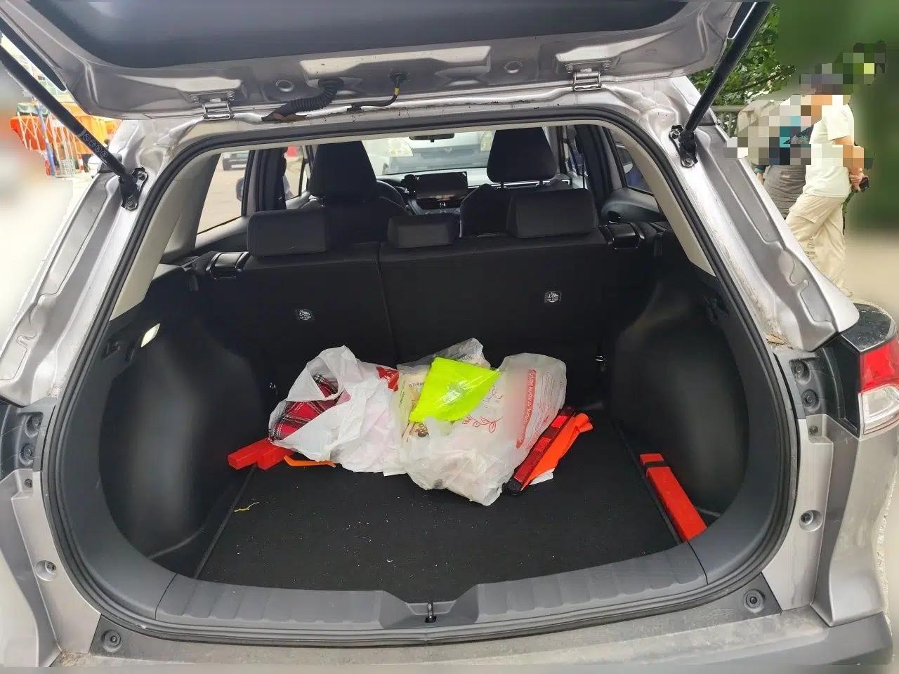 Used Toyota Corolla Cross 2024 2.0L Pioneer Edition — миниатюра 19