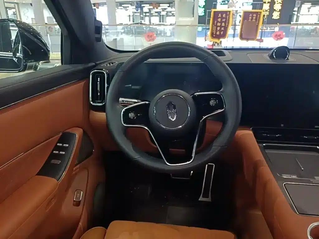 Wenjie M8 2025 Extended Range Max+ Version (53.4kWh, 6-seater, 192-line LiDAR) — миниатюра 11