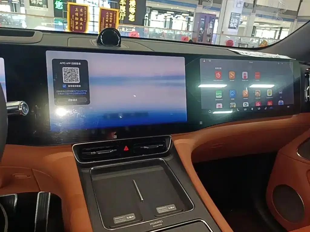 Wenjie M8 2025 Extended Range Max+ Version (53.4kWh, 6-seater, 192-line LiDAR) — миниатюра 13