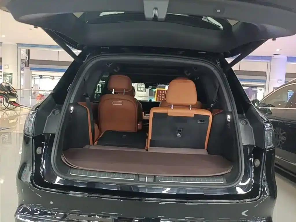Wenjie M8 2025 Extended Range Max+ Version (53.4kWh, 6-seater, 192-line LiDAR) — миниатюра 19