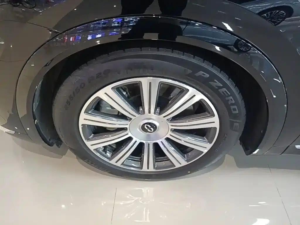 Wenjie M8 2025 Extended Range Max+ Version (53.4kWh, 6-seater, 192-line LiDAR) — миниатюра 23
