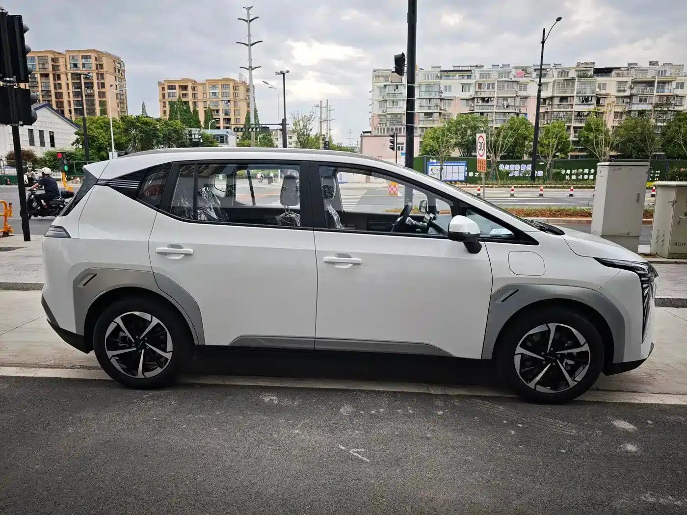 AION Y 2025 Plus 510 Smart Edition — миниатюра 3
