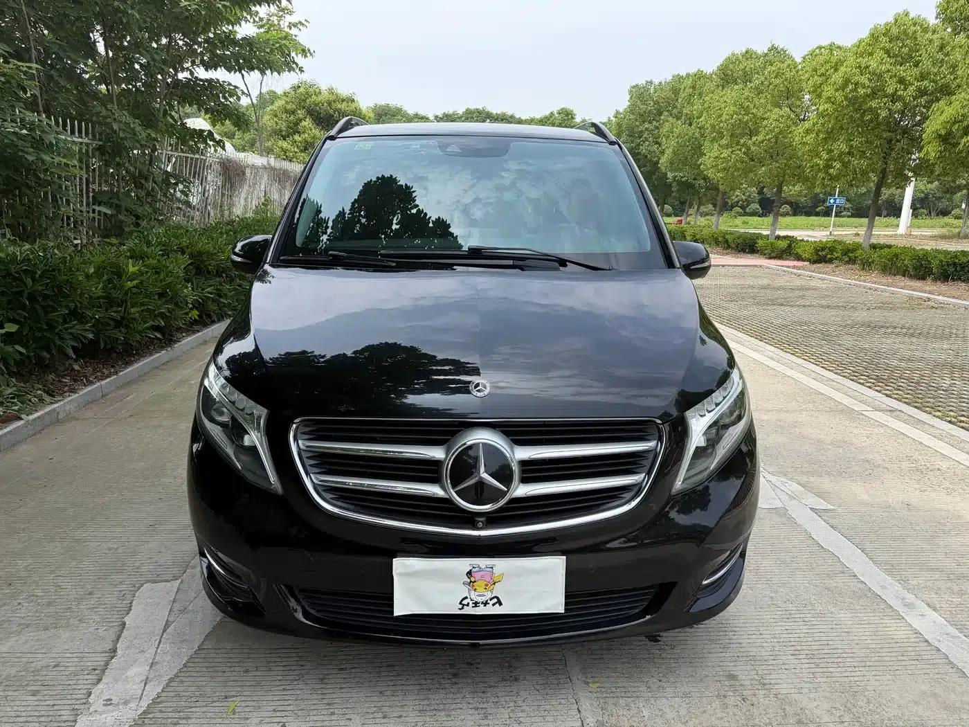 Mercedes-Benz V-Class 2017 V 260 L Premium Extended Edition — миниатюра 2