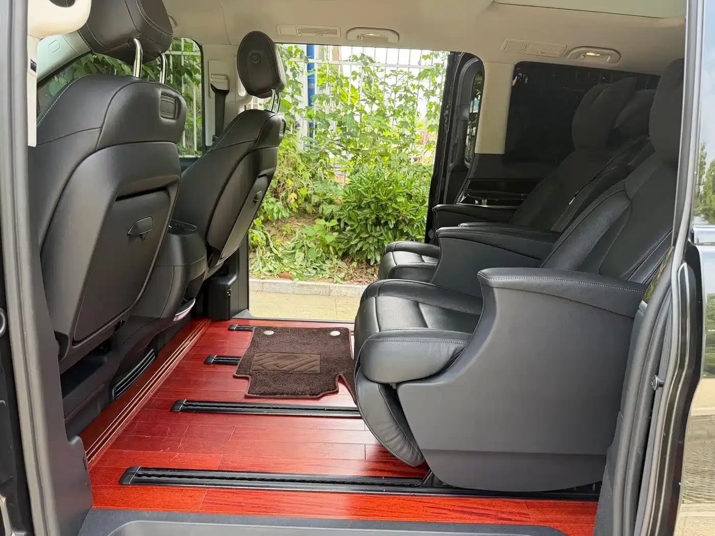 Mercedes-Benz V-Class 2017 V 260 L Premium Extended Edition — миниатюра 12