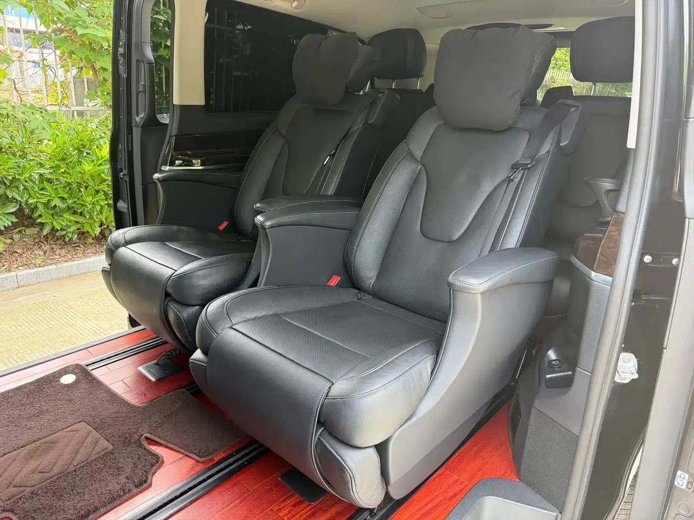 Mercedes-Benz V-Class 2017 V 260 L Premium Extended Edition — миниатюра 13