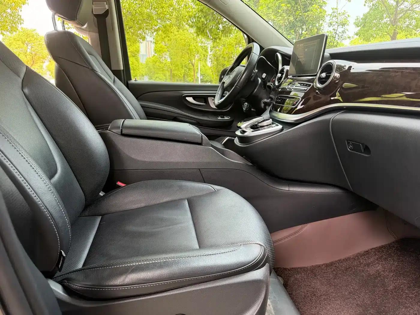 Mercedes-Benz V-Class 2017 V 260 L Premium Extended Edition — миниатюра 15