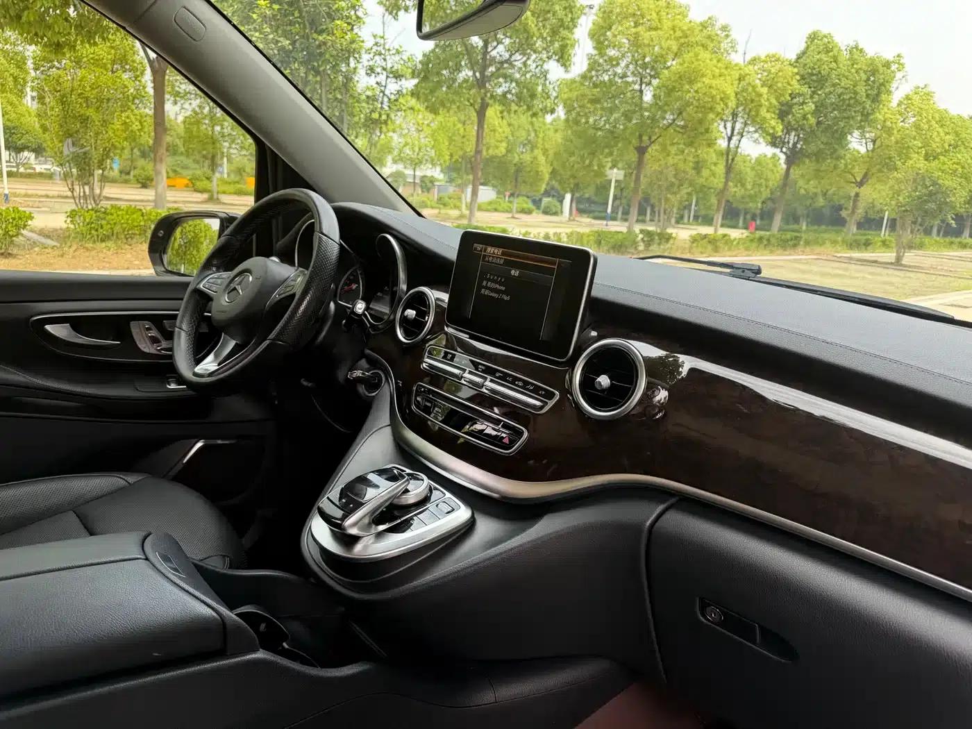 Mercedes-Benz V-Class 2017 V 260 L Premium Extended Edition — миниатюра 17