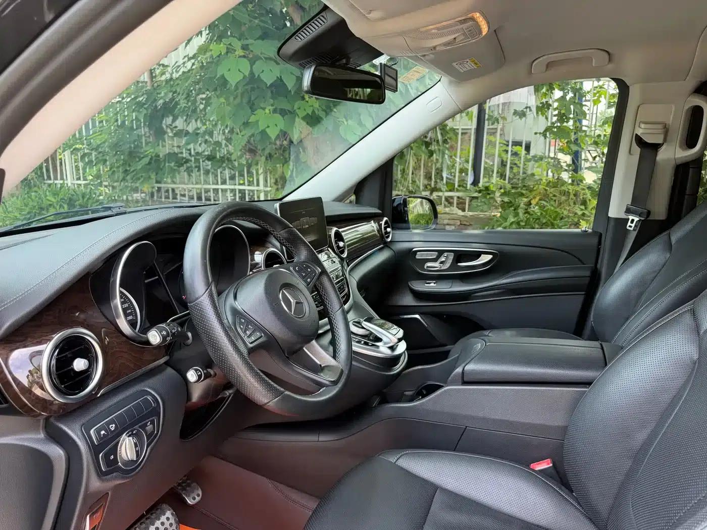Mercedes-Benz V-Class 2017 V 260 L Premium Extended Edition — миниатюра 5