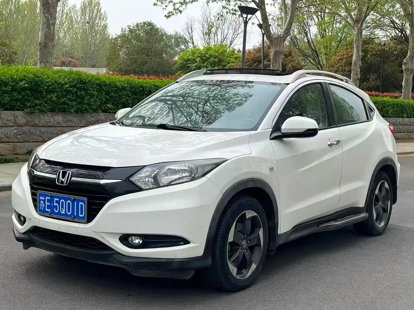 Vezel 2016 1.8L CVT 2WD Pioneer Edition — миниатюра 1