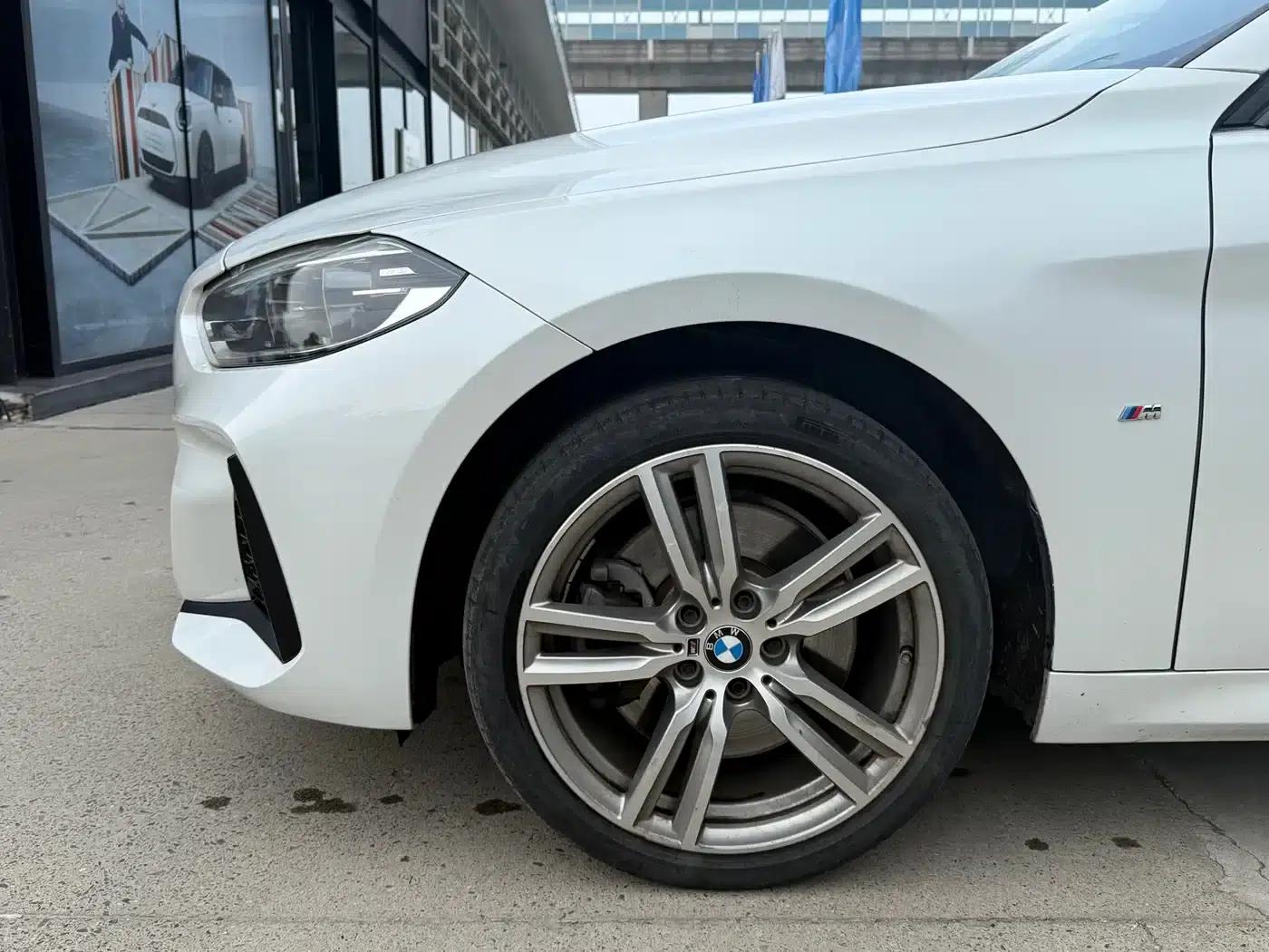 2020 BMW 1 Series 125i Leading M Sport Package — миниатюра 13