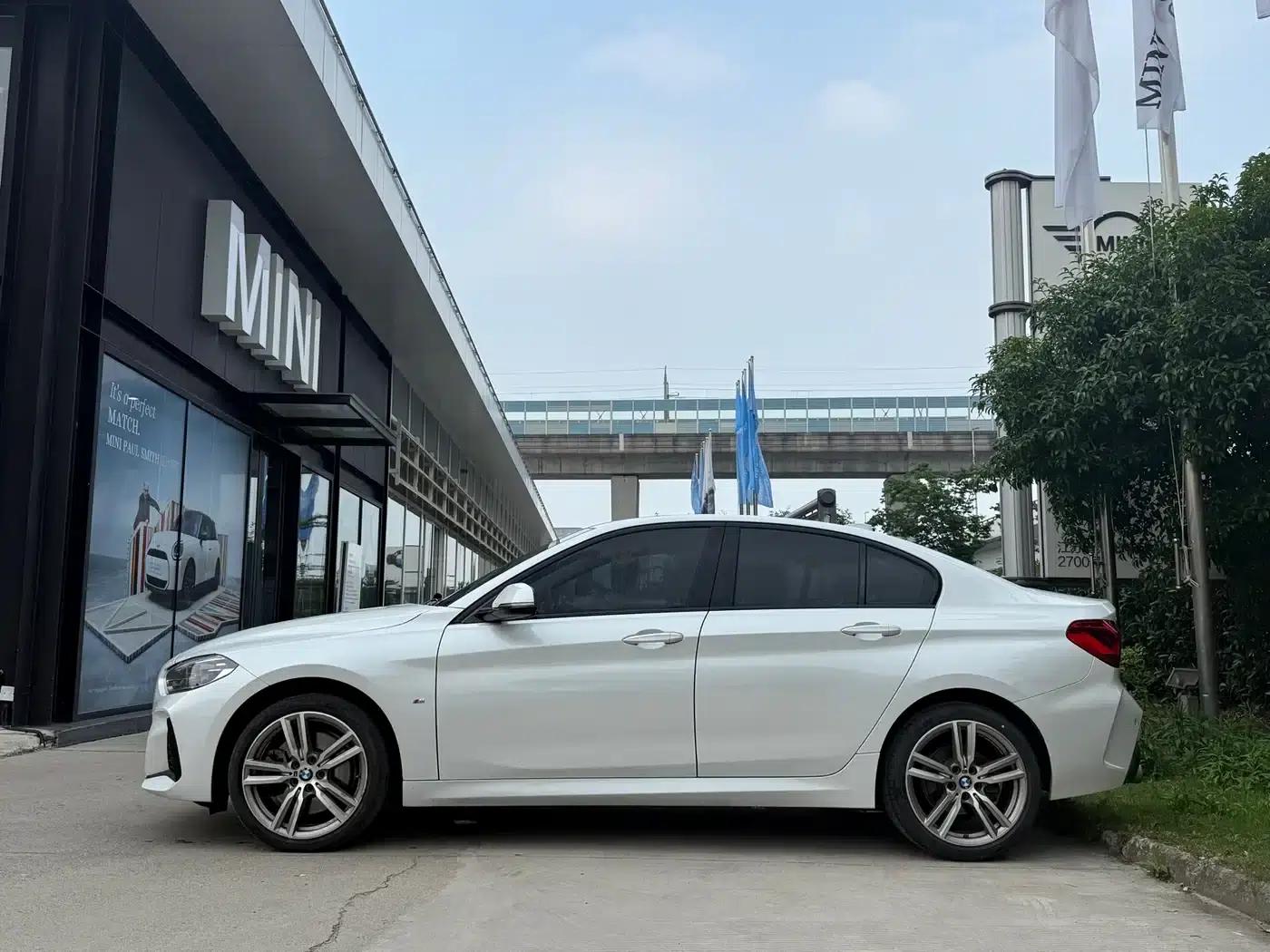 2020 BMW 1 Series 125i Leading M Sport Package — миниатюра 3