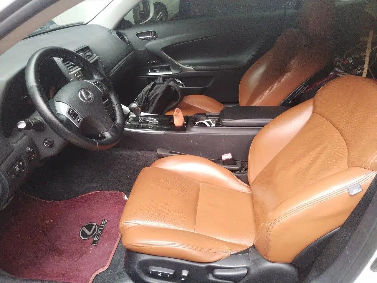 Used Lexus IS 2011 250C — миниатюра 15