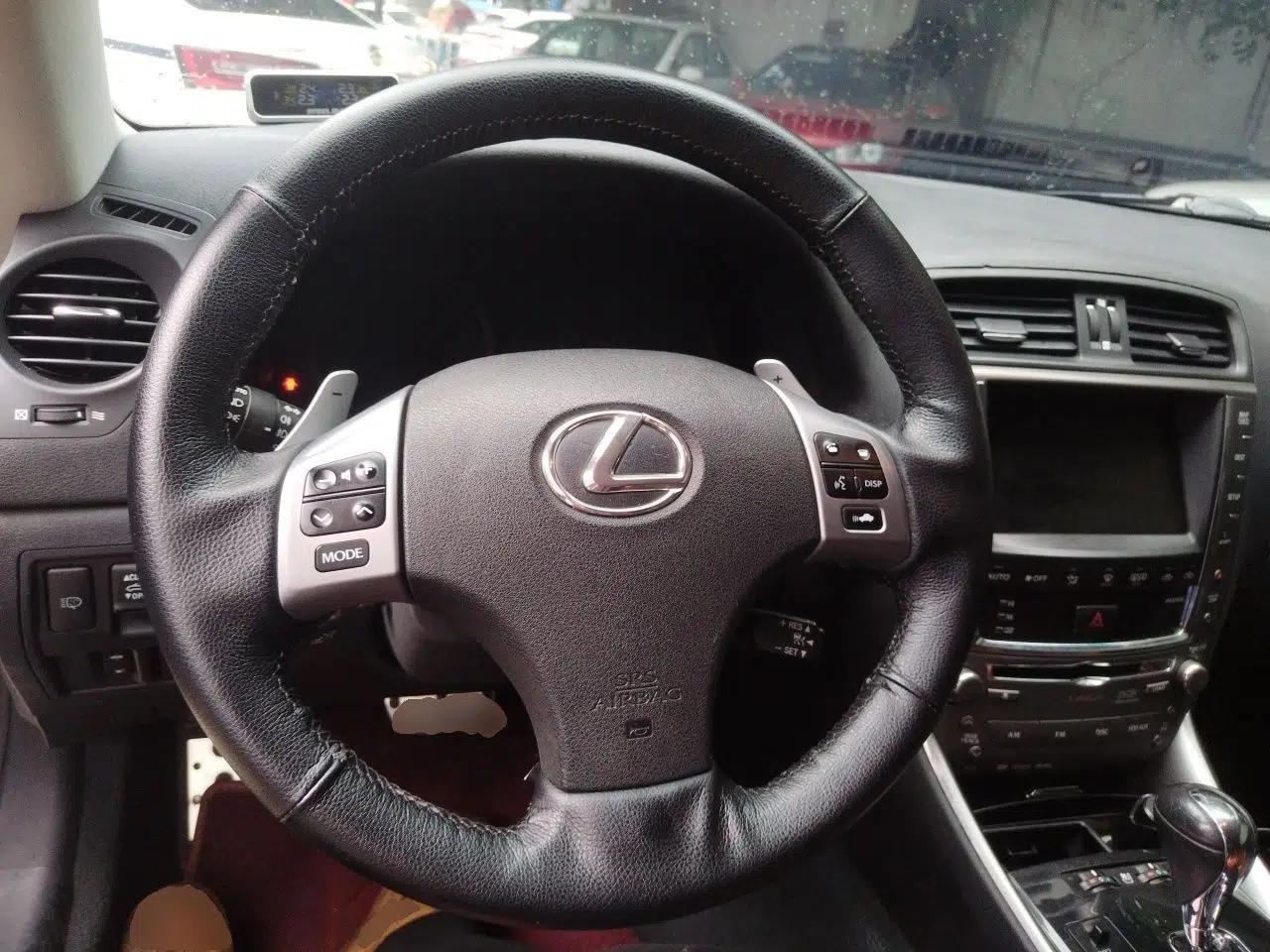 Used Lexus IS 2011 250C — миниатюра 10