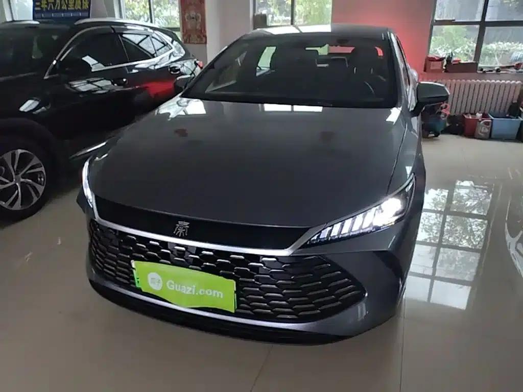 Qin PLUS 2025 DM-i Smart Driving Edition 128KM Progressive Model — миниатюра 3