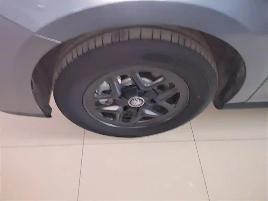 Qin PLUS 2025 DM-i Smart Driving Edition 128KM Progressive Model — миниатюра 23
