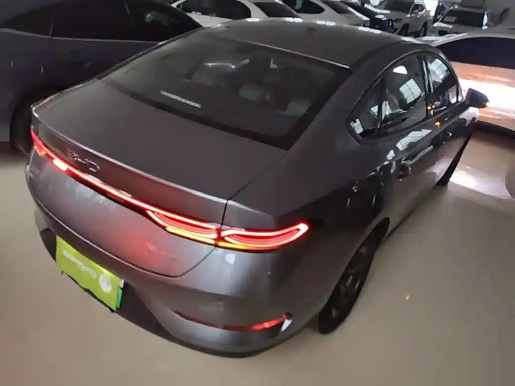 Qin PLUS 2025 DM-i Smart Driving Edition 128KM Progressive Model — миниатюра 7