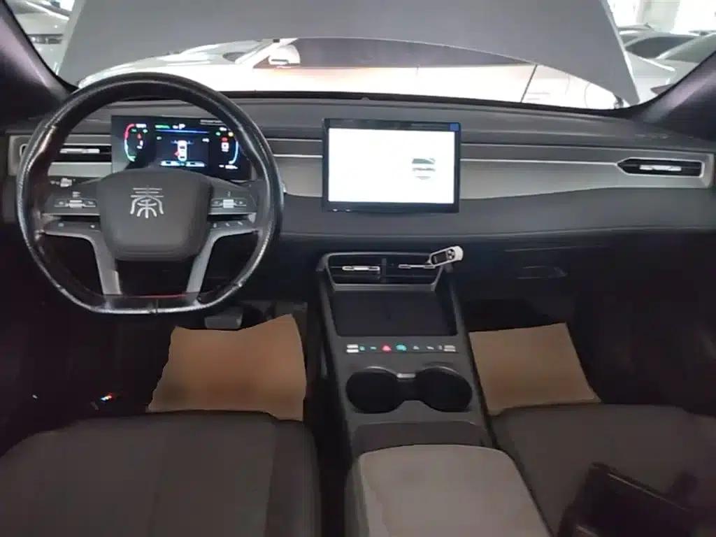 Qin PLUS 2025 DM-i Smart Driving Edition 128KM Progressive Model — миниатюра 10