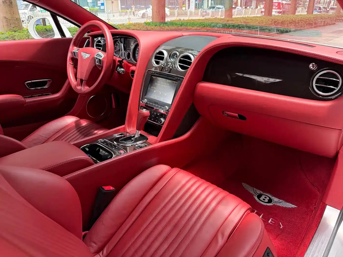 2017 Continental 4.0T GT V8 Standard Edition — миниатюра 6