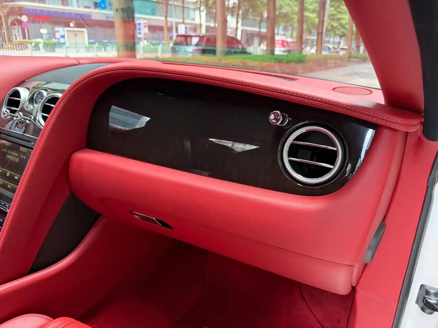 2017 Continental 4.0T GT V8 Standard Edition — миниатюра 8