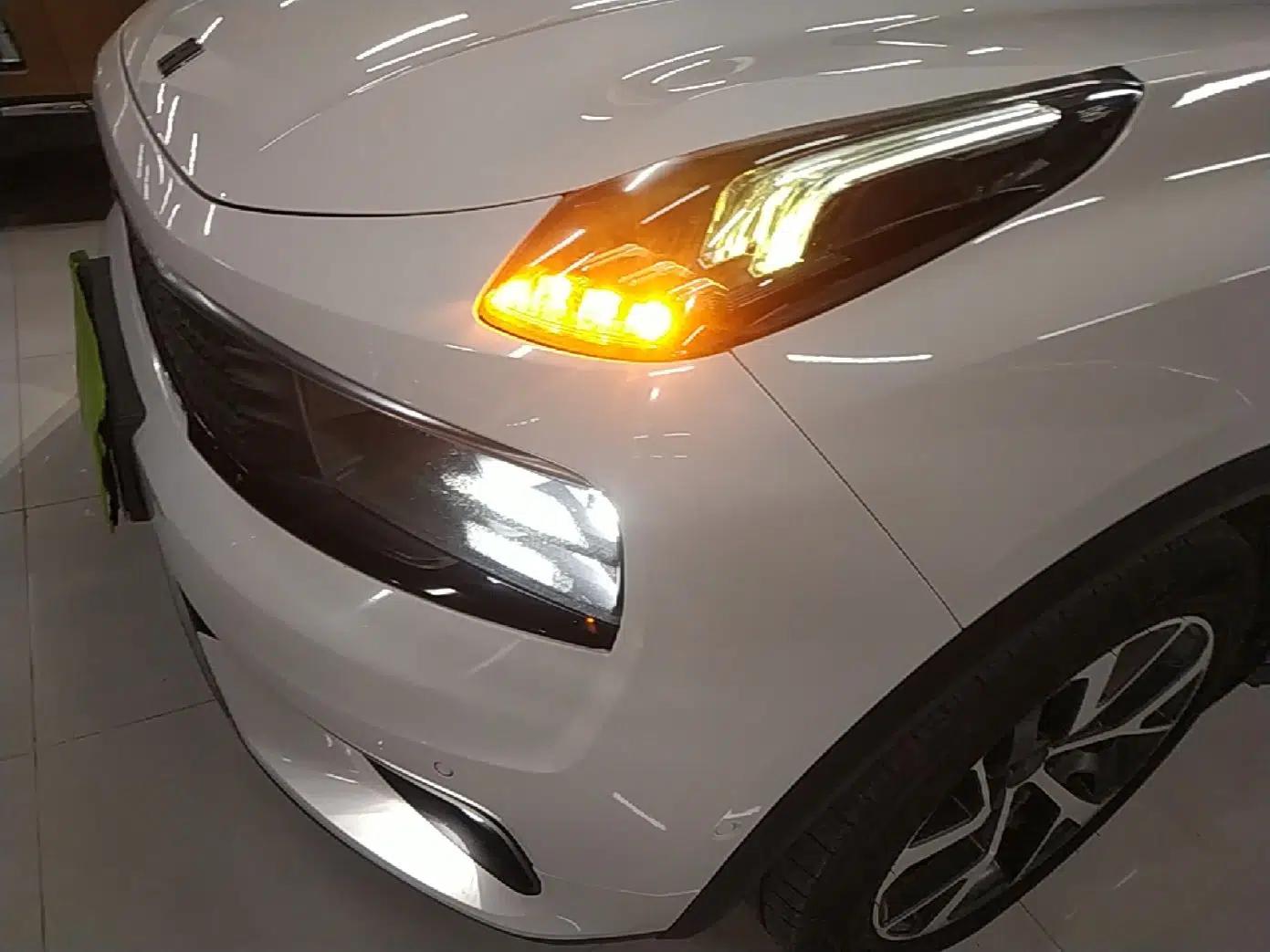 Used Lynk & Co 01 2017 2.0T Four-Wheel Drive Pro Edition — миниатюра 8