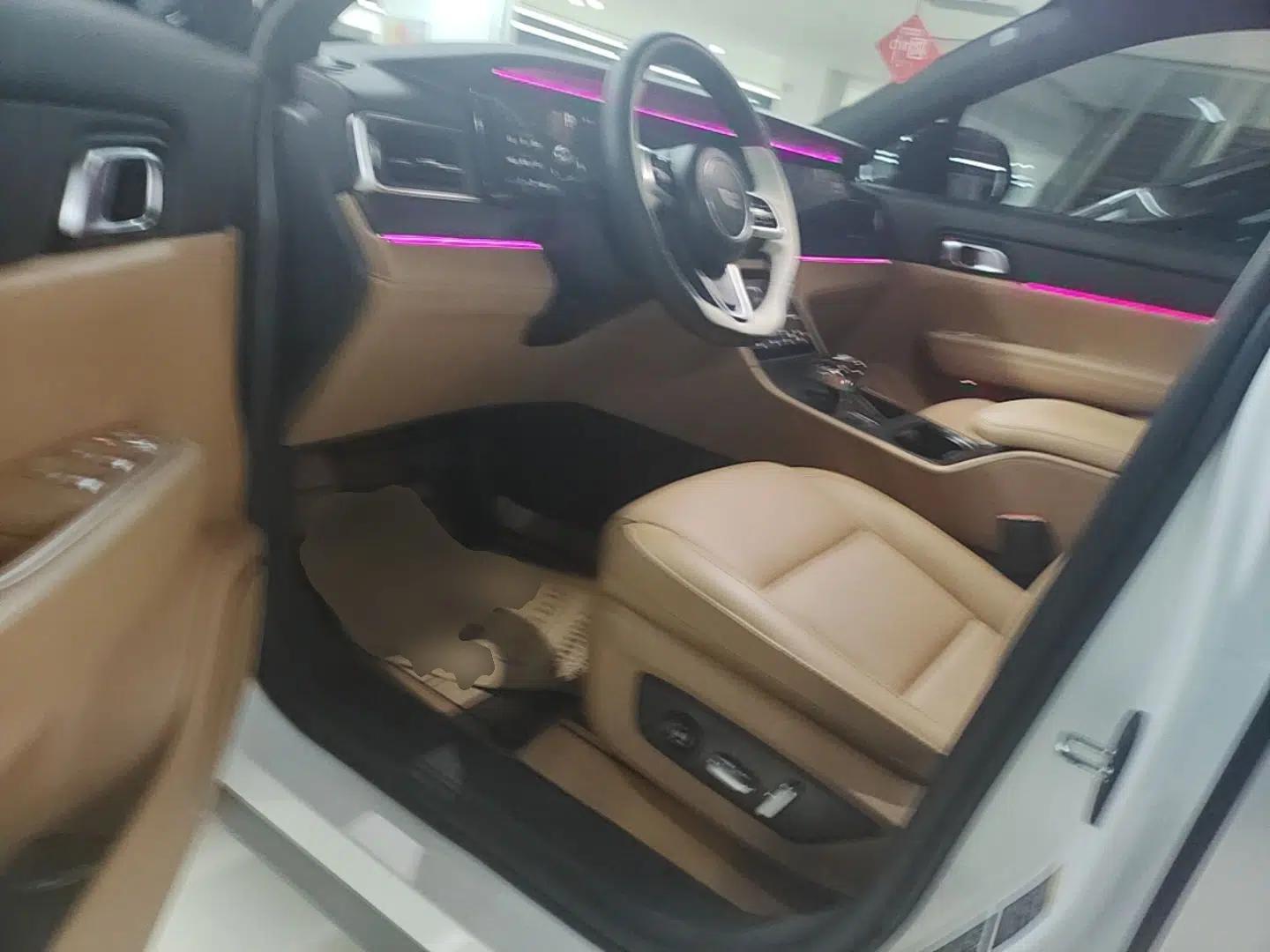 Used Li Auto ONE 2021 Extended-Range 6-Seater Version — миниатюра 18