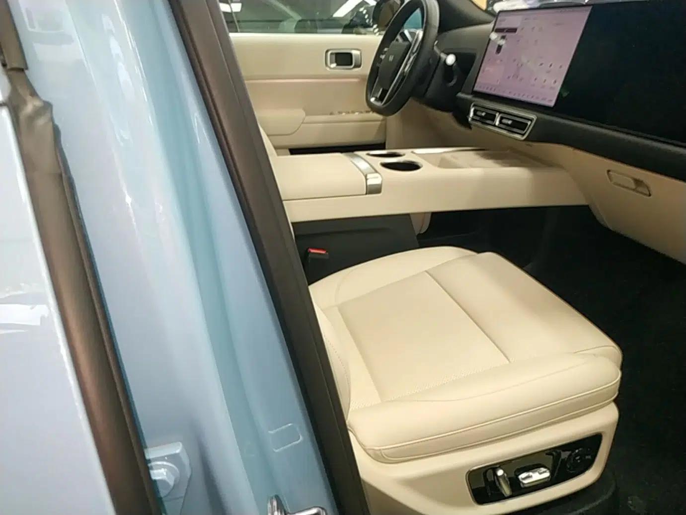 Used Li Auto L8 2025 Ultra Smart Refreshed Edition — миниатюра 24
