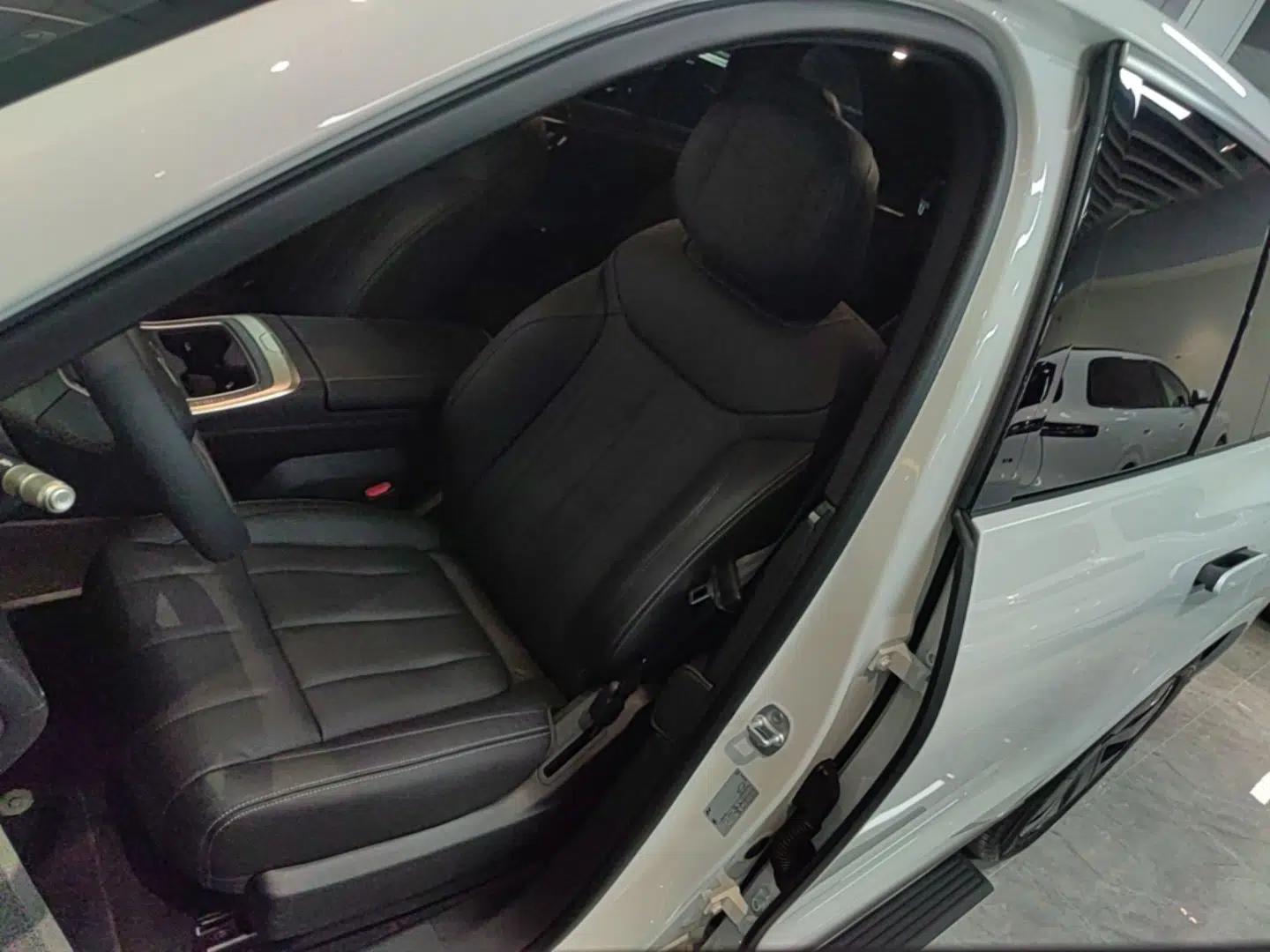 Used ONVO Luxeed L90 2025 Model—Pro Six-Seater Version — миниатюра 17