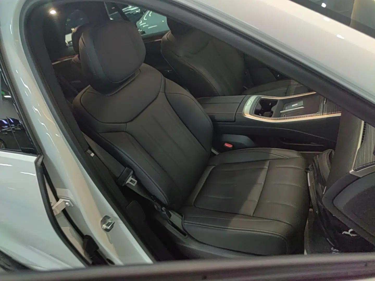 Used ONVO Luxeed L90 2025 Model—Pro Six-Seater Version — миниатюра 19