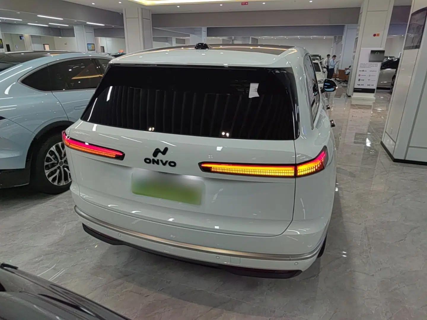 Used ONVO Luxeed L90 2025 Model—Pro Six-Seater Version — миниатюра 5