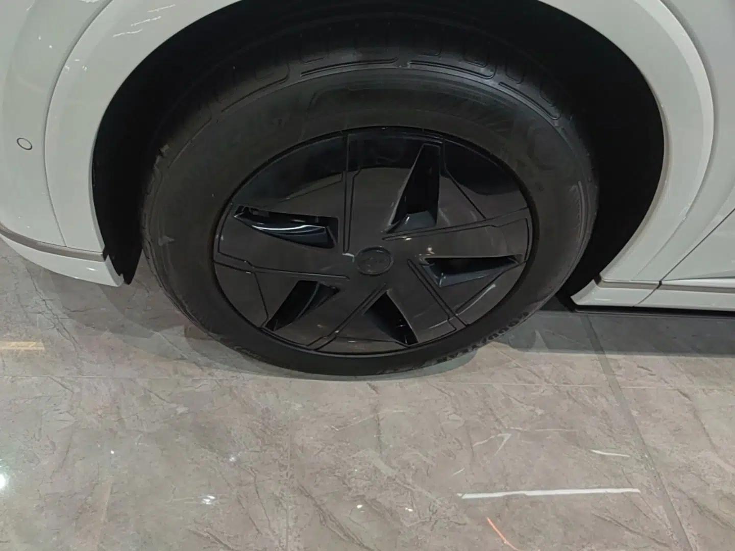 Used ONVO Luxeed L90 2025 Model—Pro Six-Seater Version — миниатюра 10