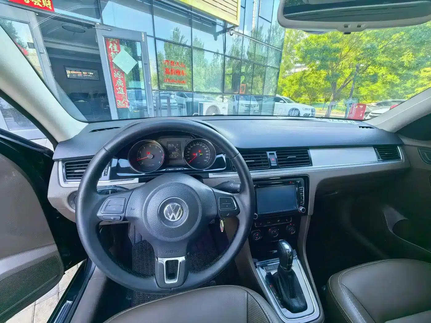 2013 Volkswagen Bora 1.6L Automatic Luxury Edition — миниатюра 15