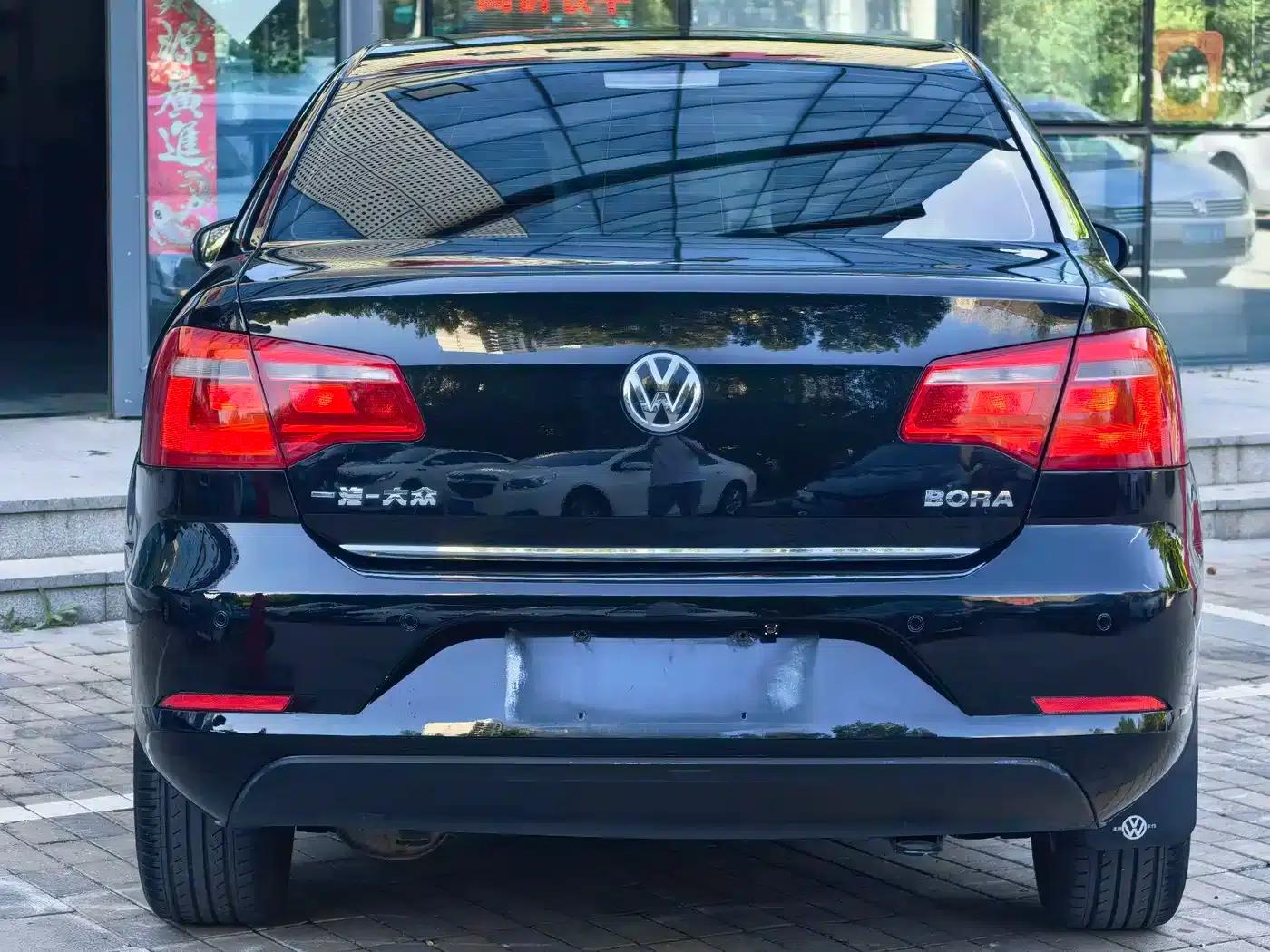 2013 Volkswagen Bora 1.6L Automatic Luxury Edition — миниатюра 5