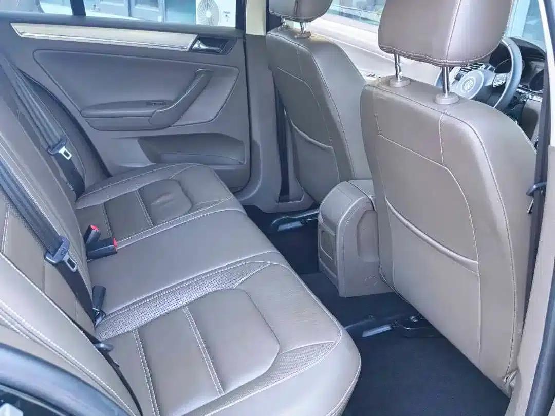 2013 Volkswagen Bora 1.6L Automatic Luxury Edition — миниатюра 9