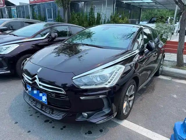 DS 5 2014 1.6T Luxury Edition THP200