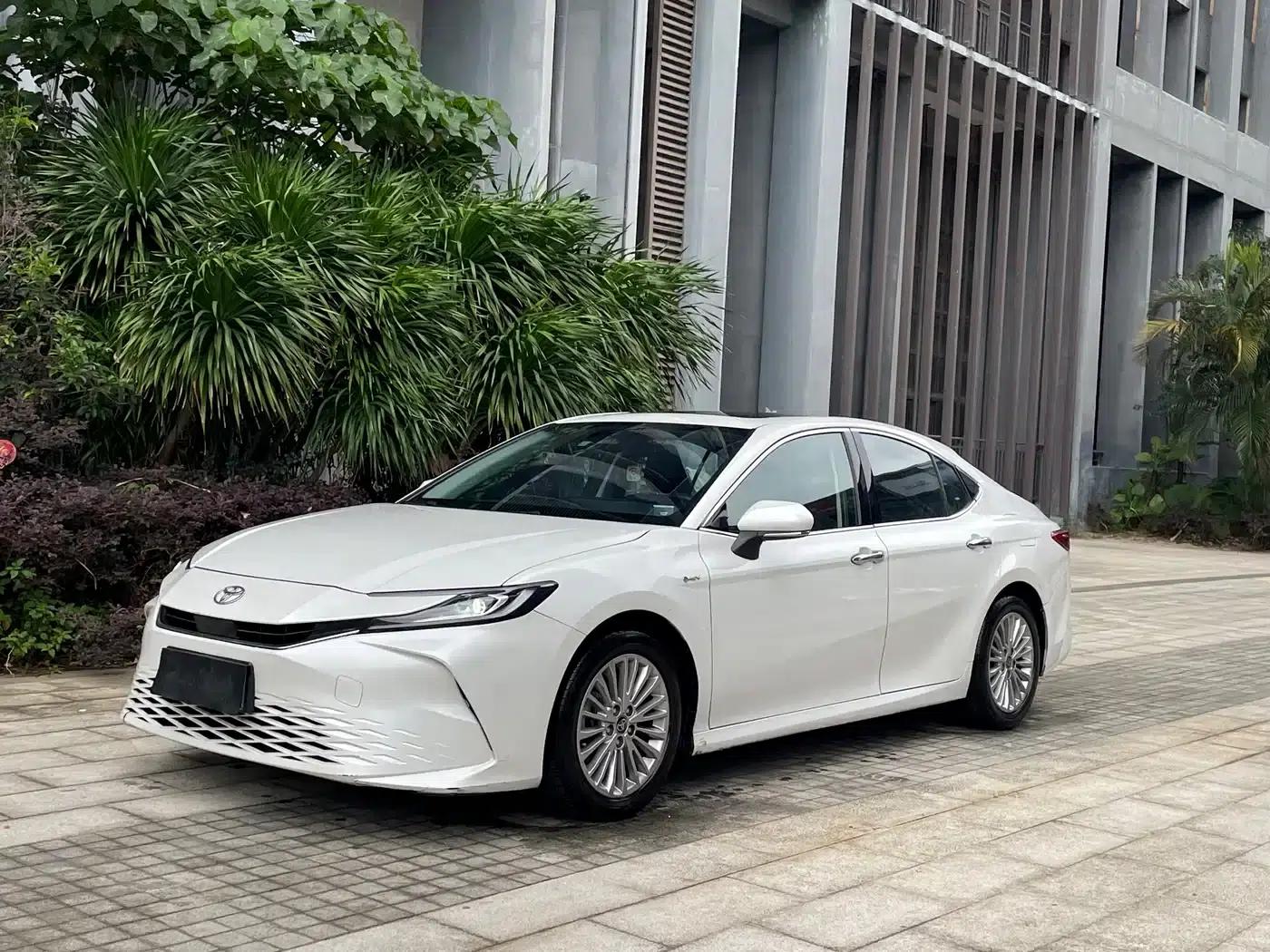 2024 Camry Hybrid 2.0HGVP Luxury Edition — миниатюра 1