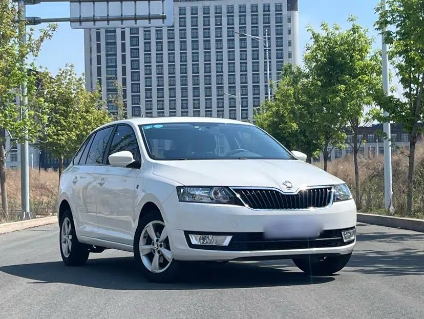 Used Skoda Rapid Spaceback 2016 Revised 1.6L Automatic Chuanxing Version — миниатюра 3