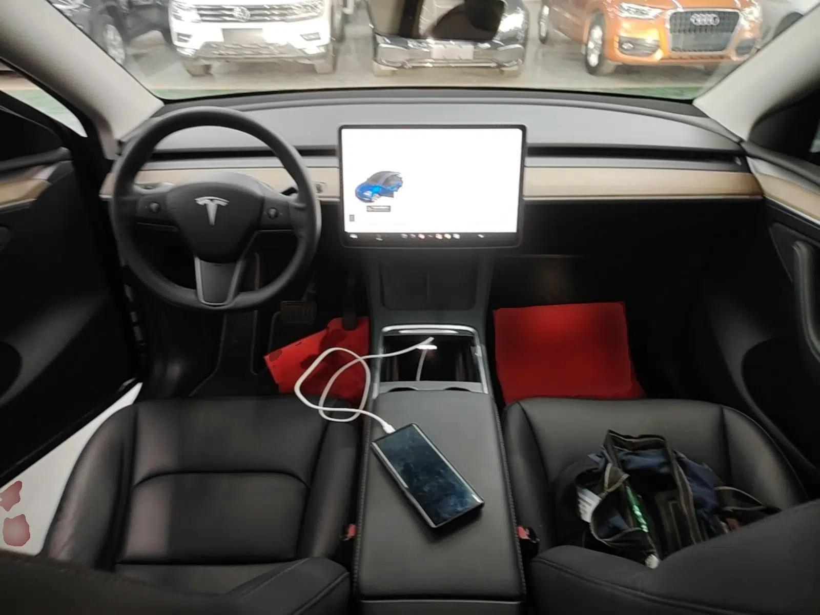 Used Tesla Model Y 2021 Long-Range All-Wheel-Drive Version 3D7 — миниатюра 12