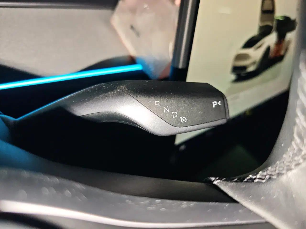 Used Tesla Model Y 2024 Rear-Wheel-Drive Version — миниатюра 14