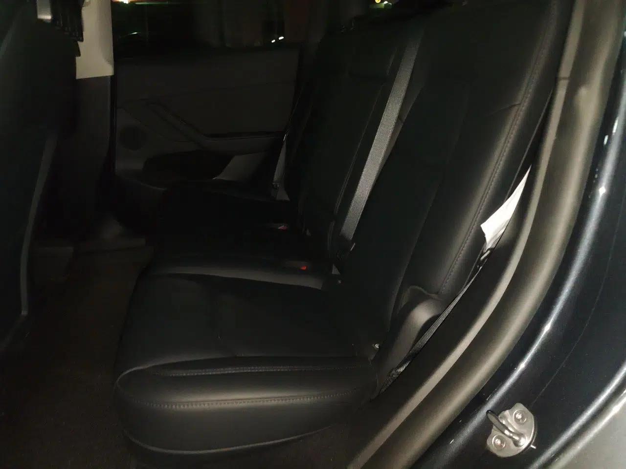 Used Tesla Model Y 2024 Rear-Wheel-Drive Version — миниатюра 17