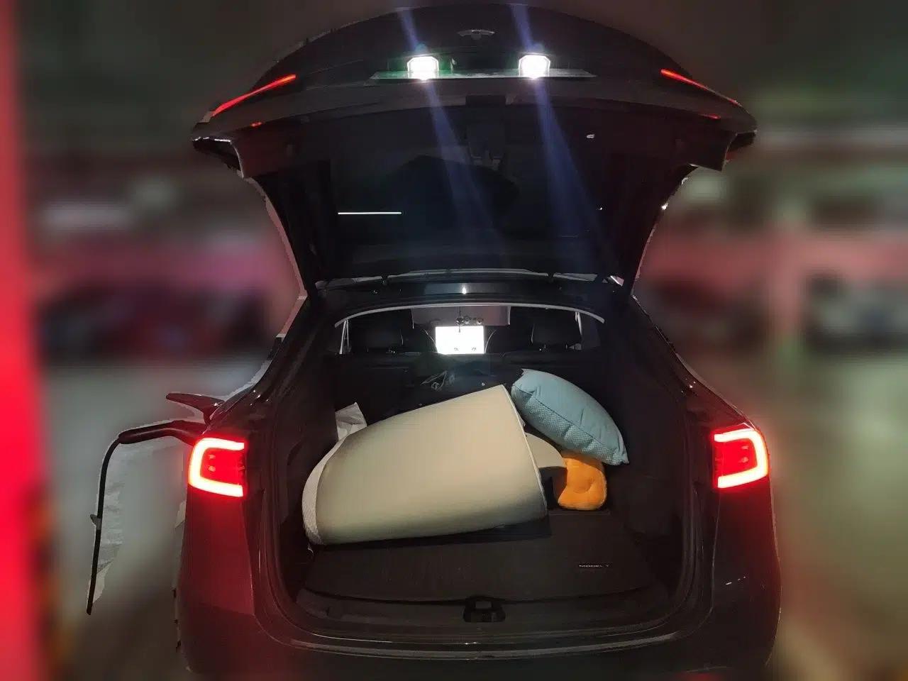 Used Tesla Model Y 2024 Rear-Wheel-Drive Version — миниатюра 19