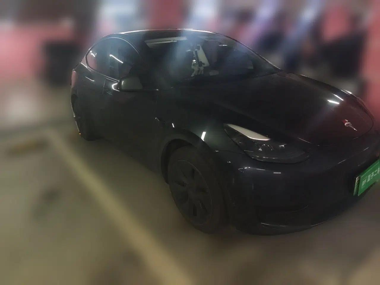 Used Tesla Model Y 2024 Rear-Wheel-Drive Version — миниатюра 3