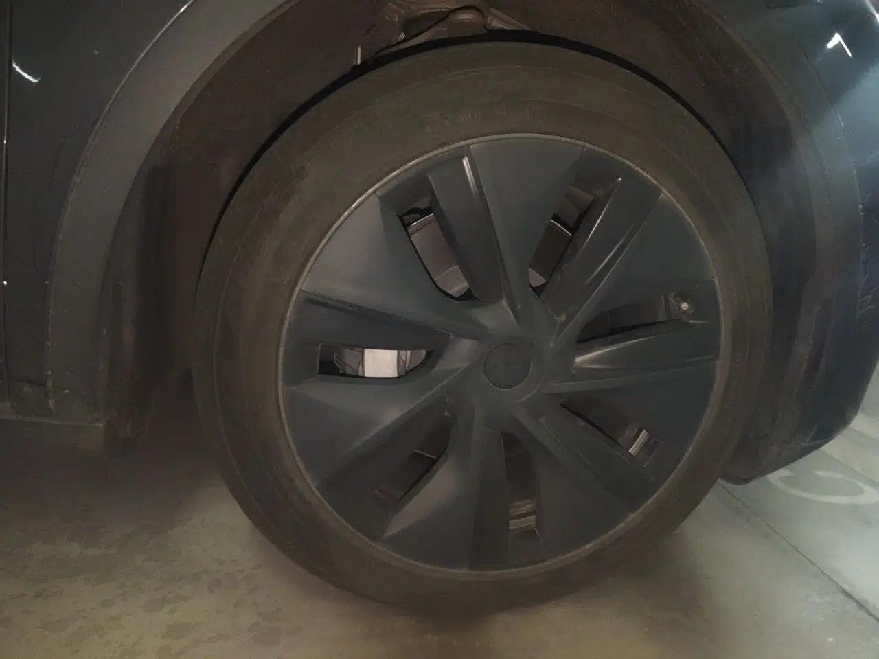 Used Tesla Model Y 2024 Rear-Wheel-Drive Version — миниатюра 8