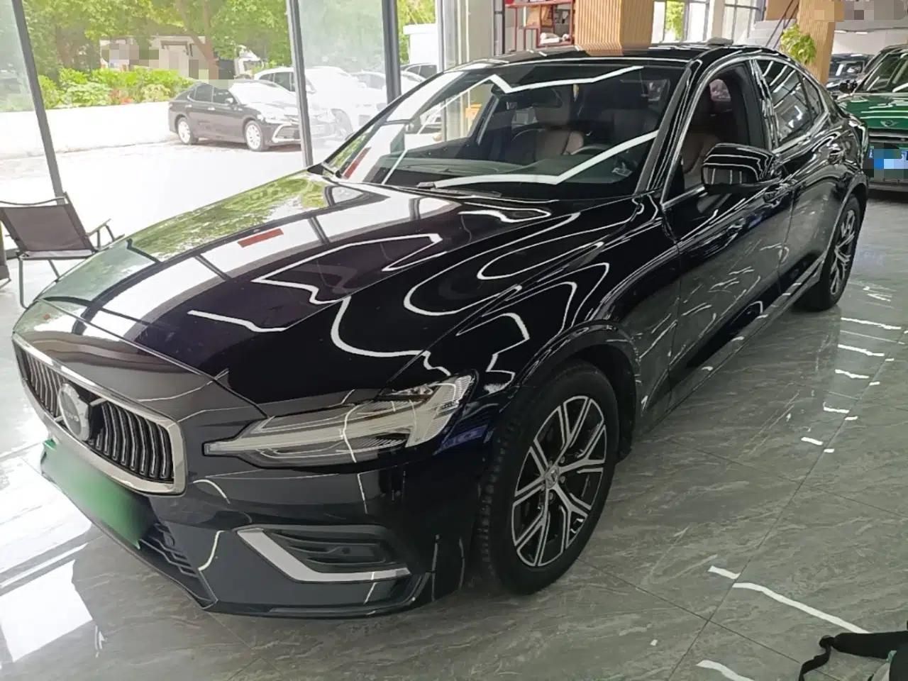 Used Volvo S60 2023 B4 Zhiyi Luxury Edition — миниатюра 1